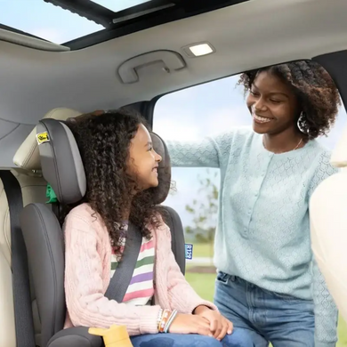 Автокрісло Graco Affix i-Size R129 чорне з бічним захистом SAFETY SURROUND, ISOFIX, регулювання підголівника 10 положень