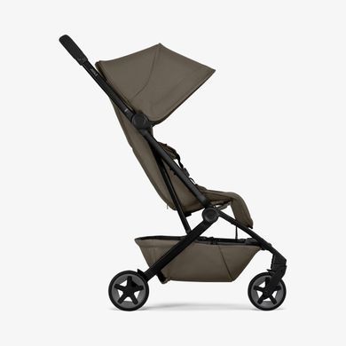 Прогулочная коляска Joolz Aer2 BB+CH Hazel Brown с бампером и подстаканником, размеры для ручной клади IATA, легкий вес