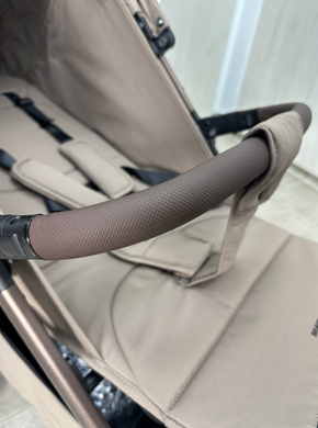 Прогулочная коляска Carrello Bravo M/Lite CRL-5529 Glossy Beige с подсветкой, легкая коляска