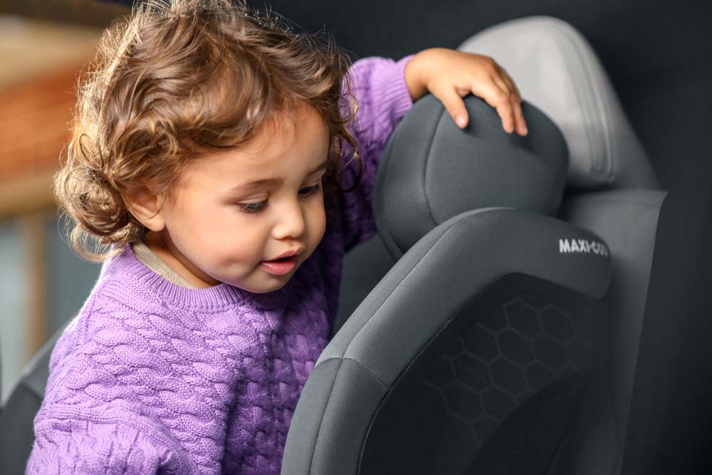 Автокрісло Maxi-Cosi Titan S з захистом від бокового удару G-CELL новинка 2025-2026 року