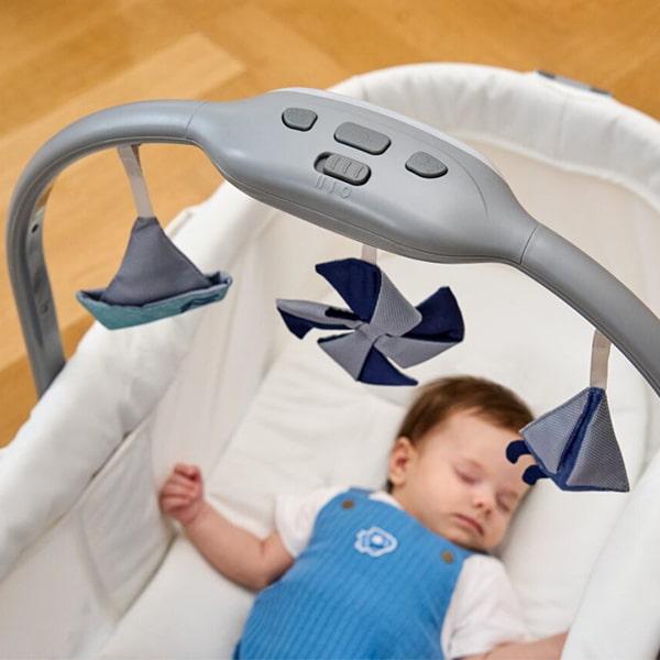 інтерактивна панель зі світлом та музикою у ліжку для новонароджених Chicco Baby Hug Pro
